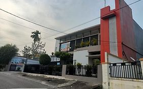 Hotel O Rumah Singgah Cemara Syariah